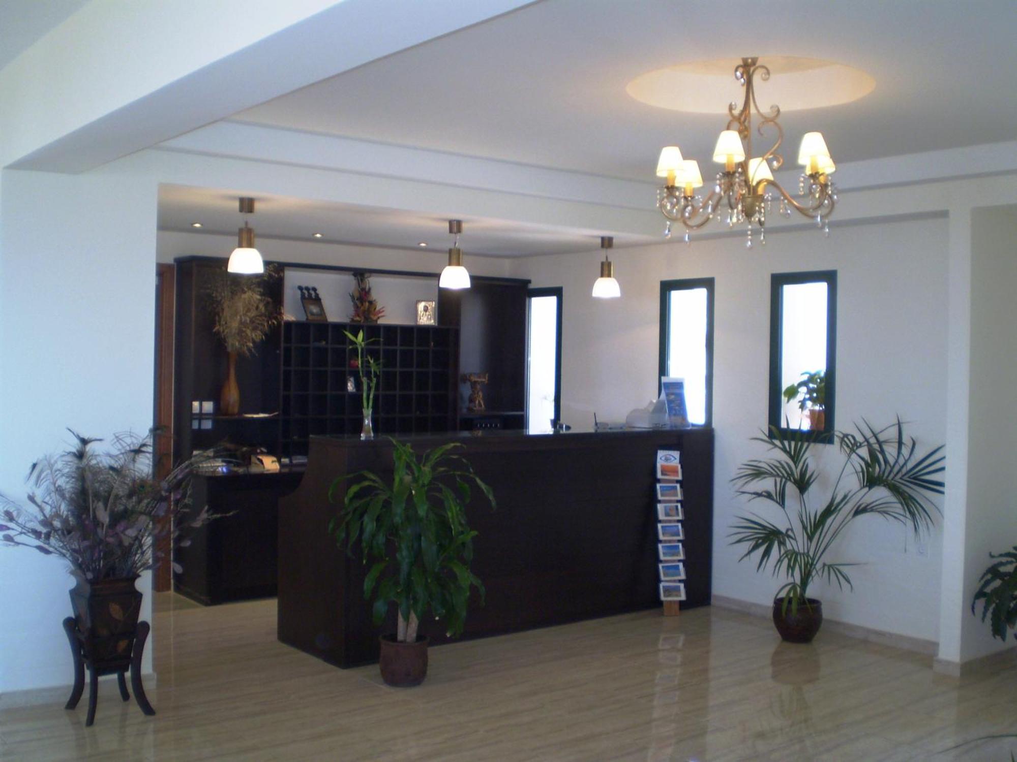Roubini Apartments Falasarna Bagian luar foto